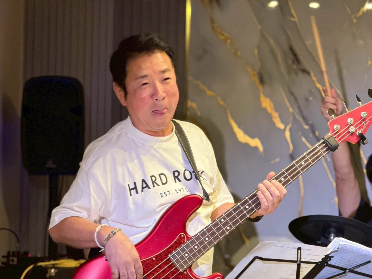 Bass rehearsal photo