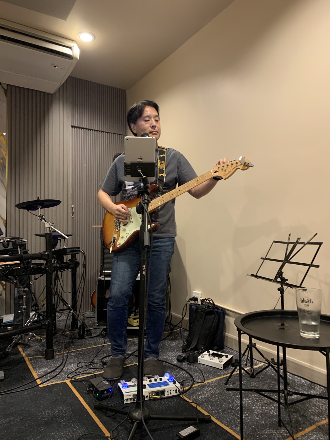 Guitar rehearsal photo